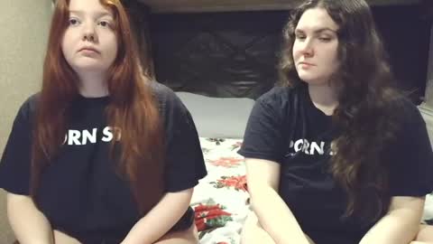 Snapshot of scarletttsinner chatting on May 17, 1:14 am scarletttsinner online show from May 17, 1:14 am