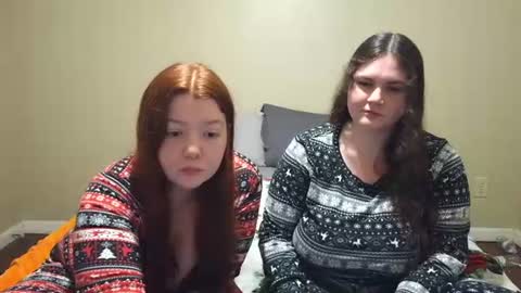 Snapshot of scarletttsinner chatting on June 18, 2:45 am scarletttsinner online show from June 18, 2:45 am