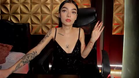 Scarlet online show from December 4, 4:38 pm