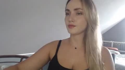 Snapshot of scarlettxblonde chatting on July 1, 2:18 pm ScarlettxBlonde online show from July 1, 2:18 pm