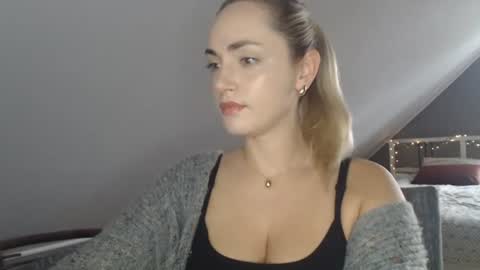 Snapshot of scarlettxblonde chatting on July 21, 6:27 am ScarlettxBlonde online show from July 21, 6:27 am