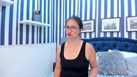 Snapshot of scarrlet_fox chatting on April 13, 8:14 pm Scarlet online show from April 13, 8:14 pm