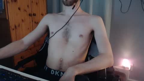 Snapshot of schweppppp chatting on April 4, 10:07 pm Schweppppp online show from April 4, 10:07 pm