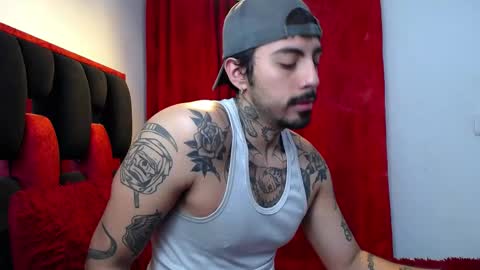 Snapshot of scockpion_ chatting on April 28, 9:25 am Alejandro help me to reach 200 thumps up online show from April 28, 9:25 am