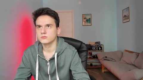 Snapshot of scooby_r chatting on February 3, 12:25 pm Thomas brunette and Alex blond online show from February 3, 12:25 pm