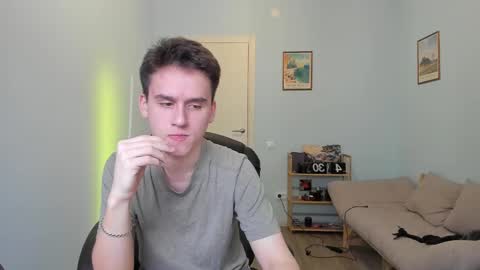 Snapshot of scooby_r chatting on March 3, 1:42 pm Thomas brunette and Alex blond online show from March 3, 1:42 pm