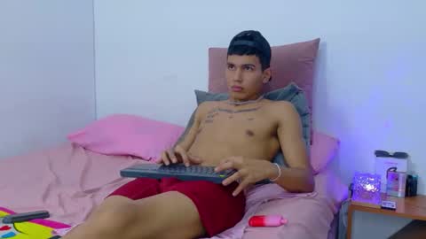 Snapshot of scook_gray chatting on June 7, 10:52 am scook_gray online show from June 7, 10:52 am