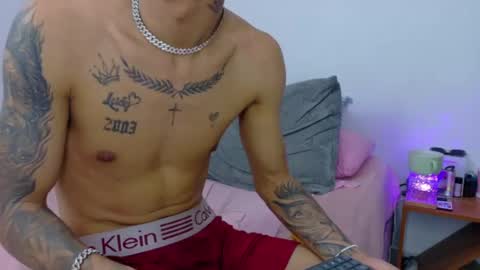Snapshot of scook_gray chatting on June 21, 8:17 am scook_gray online show from June 21, 8:17 am