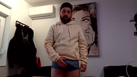 Snapshot of scopa86 chatting on November 15, 9:39 am Fabio online show from November 15, 9:39 am