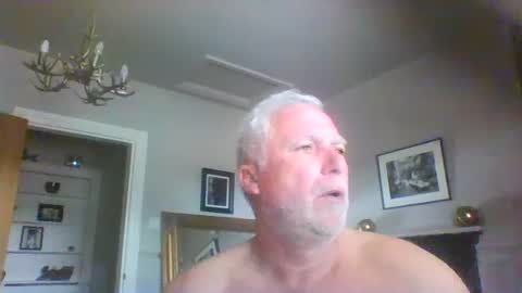 Snapshot of scoti55 chatting on August 1, 2:05 pm scoti55 online show from August 1, 2:05 pm