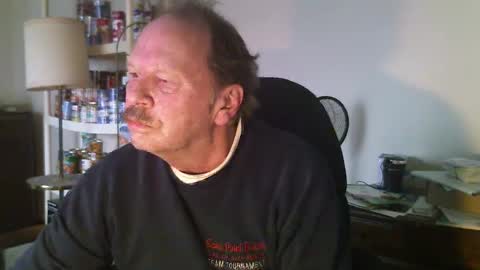 Snapshot of scotthard chatting on December 1, 7:47 pm scotthard online show from December 1, 7:47 pm
