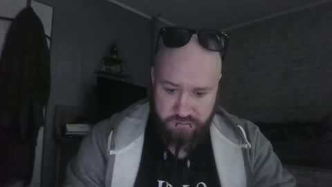 Snapshot of scottish_alien chatting on April 3, 2:04 pm Richard James online show from April 3, 2:04 pm