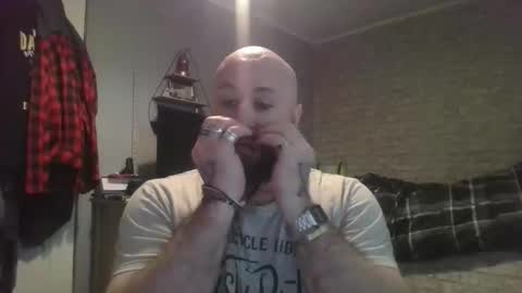 Snapshot of scottish_alien chatting on April 14, 9:15 am Richard James online show from April 14, 9:15 am