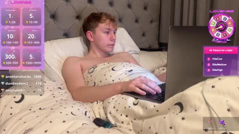 Snapshot of scottish_twink01 chatting on December 31, 2:19 am danny online show from December 31, 2:19 am