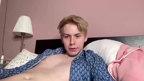 Snapshot of scottish_twink01 chatting on September 12, 4:07 pm danny online show from September 12, 4:07 pm