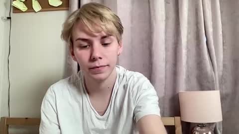 Snapshot of scottish_twink01 chatting on September 22, 4:09 pm danny online show from September 22, 4:09 pm