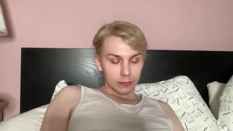 Snapshot of scottish_twink01 chatting on September 27, 4:34 pm danny online show from September 27, 4:34 pm