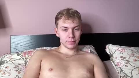 Snapshot of scottish_twink01 chatting on October 10, 1:43 pm danny online show from October 10, 1:43 pm