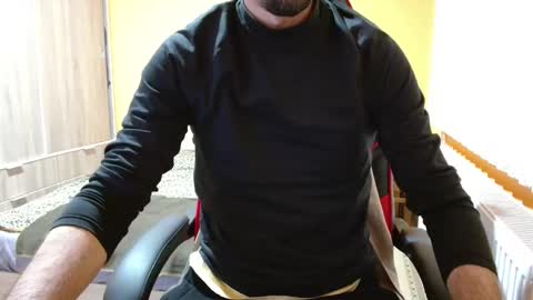 Snapshot of scotty_98 chatting on January 1, 6:49 pm scotty_98 online show from January 1, 6:49 pm