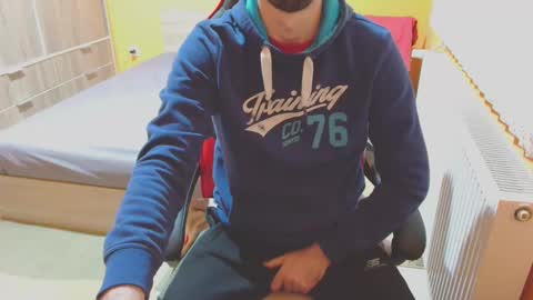 Snapshot of scotty_98 chatting on January 7, 3:12 pm scotty_98 online show from January 7, 3:12 pm