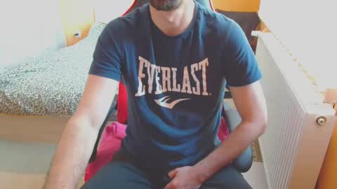 Snapshot of scotty_98 chatting on January 19, 1:01 pm scotty_98 online show from January 19, 1:01 pm