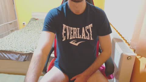 Snapshot of scotty_98 chatting on January 27, 9:22 pm scotty_98 online show from January 27, 9:22 pm