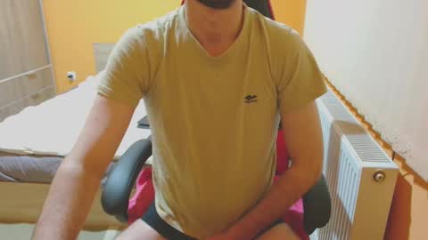 Snapshot of scotty_98 chatting on January 29, 7:00 pm scotty_98 online show from January 29, 7:00 pm