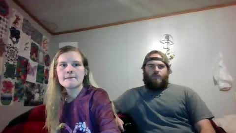 Snapshot of screamingsecrets chatting on February 12, 4:44 am screamingsecrets online show from February 12, 4:44 am