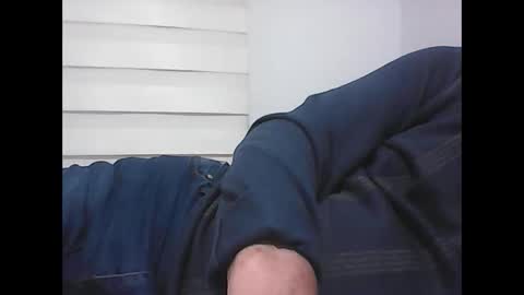 Snapshot of screw2 chatting on April 25, 4:48 pm Evren online show from April 25, 4:48 pm