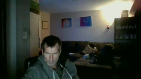 Snapshot of scroach11 chatting on November 2, 7:33 am GettOffMyLawn online show from November 2, 7:33 am