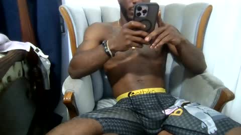 Snapshot of sdawg2xx chatting on June 17, 12:35 am sdawg2xx online show from June 17, 12:35 am