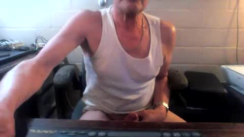 Snapshot of sdh69 chatting on March 15, 4:02 pm eating pussy sucking dick online show from March 15, 4:02 pm