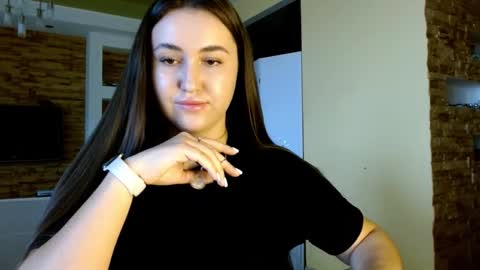 Elizabeth  online show from March 18, 9:34 am