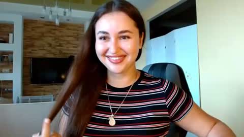 Elizabeth  online show from July 22, 10:51 am