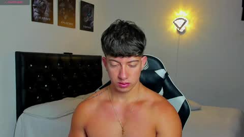 Snapshot of sean_brownx chatting on April 1, 10:49 am Sean online show from April 1, 10:49 am