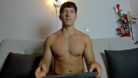 Snapshot of sean_brownx chatting on July 10, 10:29 am Sean online show from July 10, 10:29 am