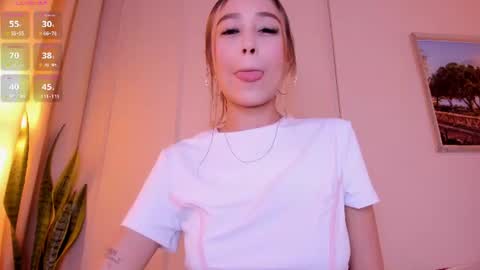 Snapshot of seattle_rousse chatting on June 15, 7:27 pm Rosie online show from June 15, 7:27 pm