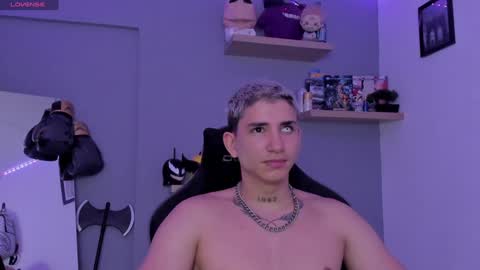 Snapshot of sebas__23 chatting on January 9, 1:50 am Sebastin online show from January 9, 1:50 am