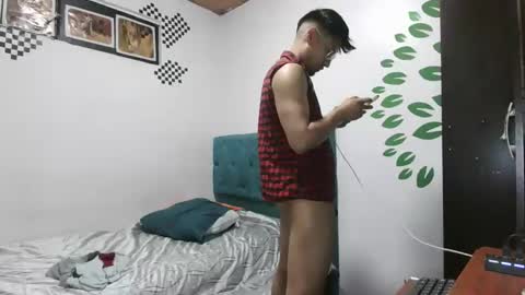 Snapshot of sebas_baby chatting on November 17, 6:14 pm SEBASTIAN online show from November 17, 6:14 pm