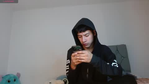 Snapshot of sebas_fire4 chatting on May 12, 7:05 am sebas_fire4 online show from May 12, 7:05 am