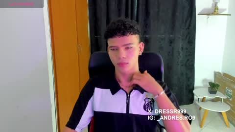 Snapshot of sebascuterouss chatting on April 17, 11:35 am sebas 3 online show from April 17, 11:35 am