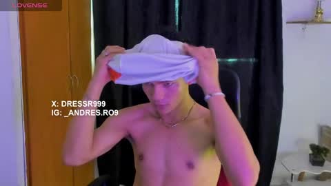 Snapshot of sebascuterouss chatting on April 19, 6:10 pm sebas 3 online show from April 19, 6:10 pm