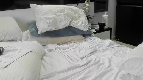 Snapshot of sebastiam_blake chatting on May 12, 10:18 pm sebastiam_blake online show from May 12, 10:18 pm