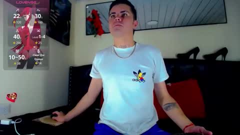 Snapshot of sebastian_loaiza chatting on November 2, 7:49 pm Sebastian online show from November 2, 7:49 pm