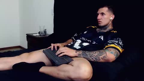 Snapshot of sebastian_muss chatting on October 9, 11:36 pm Sebastian online show from October 9, 11:36 pm