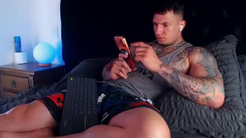 Snapshot of sebastian_muss chatting on April 18, 7:07 pm Sebastian online show from April 18, 7:07 pm