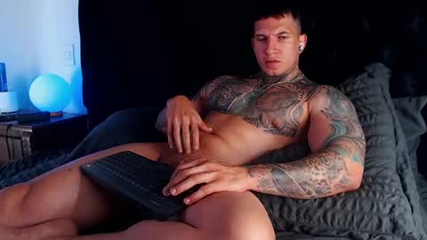 Snapshot of sebastian_muss chatting on April 18, 7:58 pm Sebastian online show from April 18, 7:58 pm