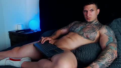 Snapshot of sebastian_muss chatting on April 24, 6:10 pm Sebastian online show from April 24, 6:10 pm