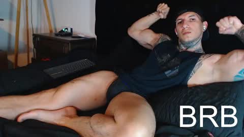 Snapshot of sebastian_muss chatting on May 17, 9:44 pm Sebastian online show from May 17, 9:44 pm