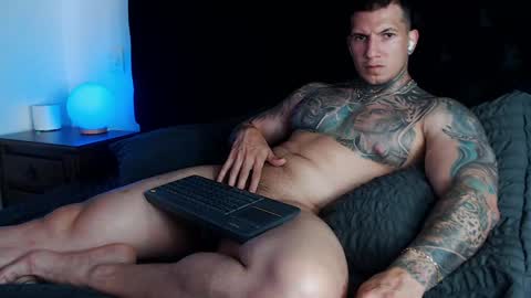 Snapshot of sebastian_muss chatting on May 30, 7:33 pm Sebastian online show from May 30, 7:33 pm